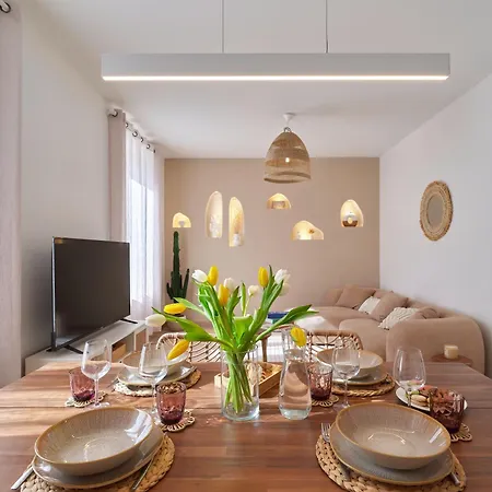 Apartamento 2br Near Centre - Boho Style, Hidden Room, Free Parking