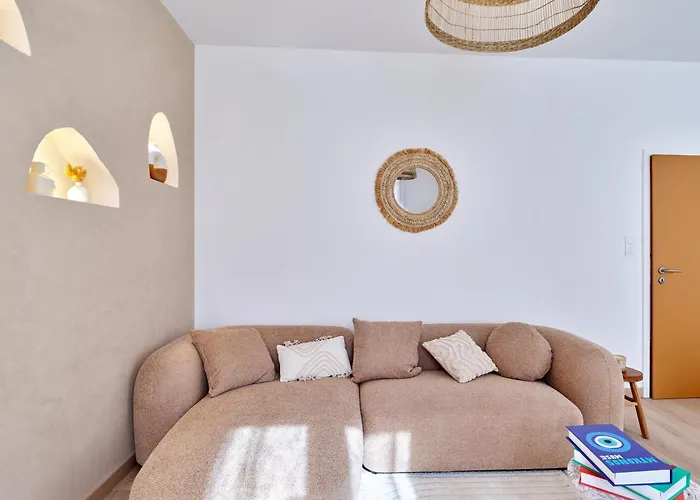 2br Near Centre - Boho Style, Hidden Room, Free Parking Apartment *