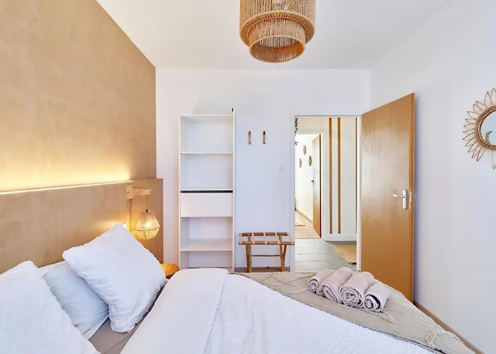 Apartment 2br Near Centre - Boho Style, Hidden Room, Free Parking