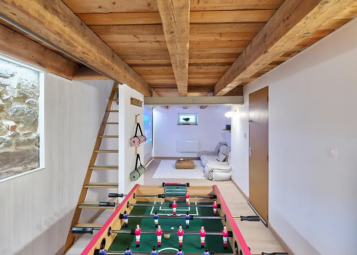 2br Near Centre - Boho Style, Hidden Room, Free Parking Apartment *