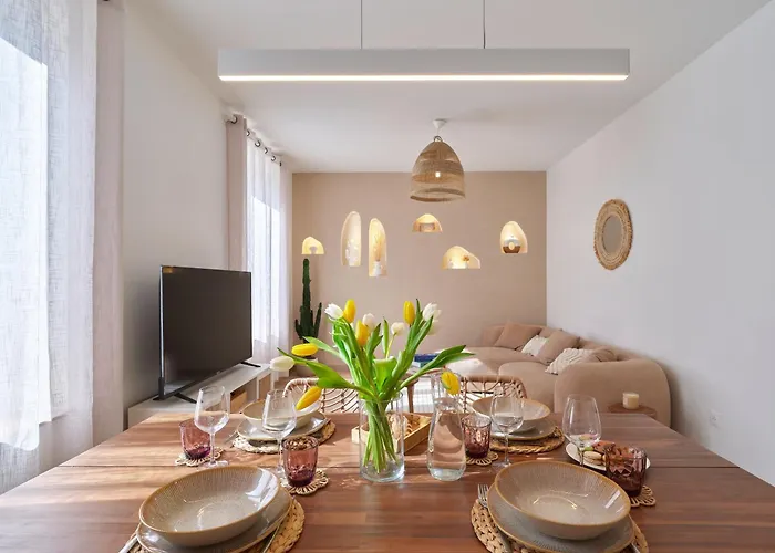 Apartment 2br Near Centre - Boho Style, Hidden Room, Free Parking